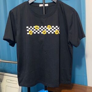 NWOT!  CHECKERED- SUNFLOWER CROP TEE